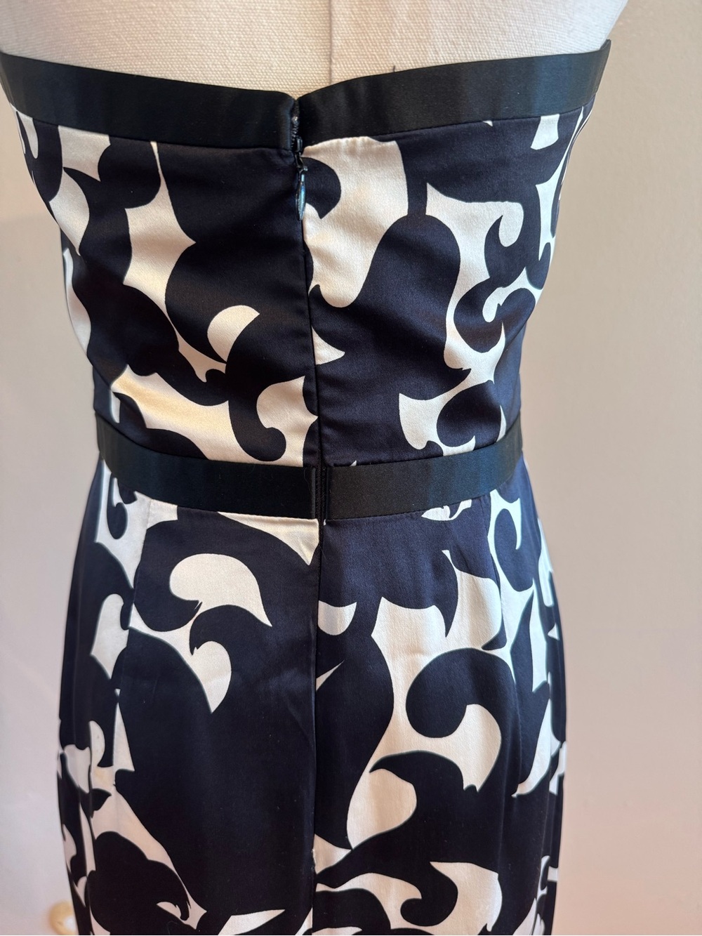 Milly of New York 100% Silk Strapless Black & Cream Dress Size 4 - Picture 4 of 15